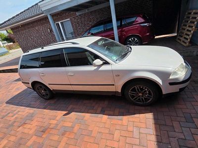 Usata VW Passat 101 CV (74 kW) 2001 Bianco Station wagon