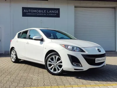 Używany Mazda 3 Edition 105 KM (77 kW) 2011 Biały Sedan/Limuzyna