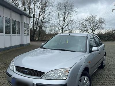 Usata Ford Mondeo 125 CV (91 kW) 2001 Argento Berlina