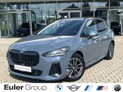 Gebraucht BMW 220 Active Tourer Performance 170 PS (125 kW) 2025 Storm bay metallic Van / Kleinbus