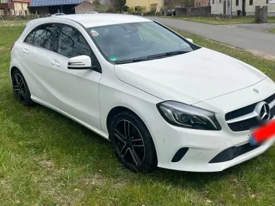 Gebraucht Mercedes A180 122 PS (89 kW) 2017 Weiß Limousine