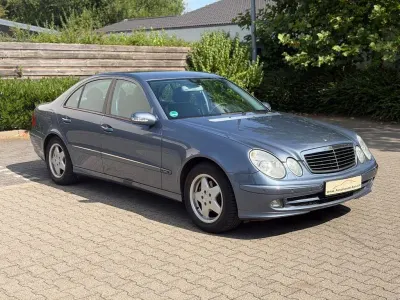 Gebraucht Mercedes E280 Avantgarde 177 PS (130 kW) 2004 Blau Limousine