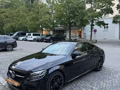 Gebraucht Mercedes 220 264 PS (194 kW) 2023 Schwarz