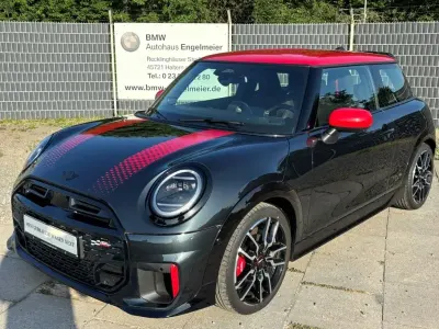 Gebraucht Mini John Cooper Works 231 PS (169 kW) 2025 Grau Kleinwagen