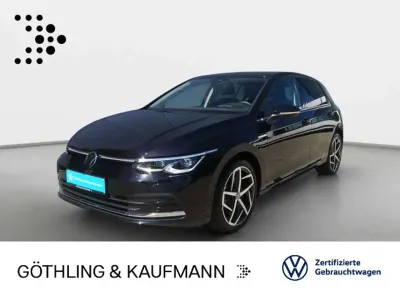 Gebraucht VW Golf VIII Style 131 PS (96 kW) 2023 Deep black perleffekt Limousine