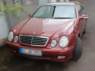 Gebraucht Mercedes CLK230 193 PS (141 kW) 2000 Rot Coupé
