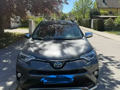 Usata Toyota RAV4 Hybrid 155 CV (114 kW) 2017 Grigio SUV