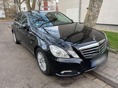 Gebraucht Mercedes E220 Avantgarde 170 PS (125 kW) 2009 Schwarz Limousine