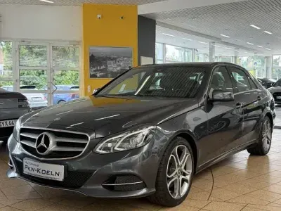 Gebraucht Mercedes E250 Avantgarde 204 PS (150 kW) 2015 Tenoritgrau metalliclack Limousine