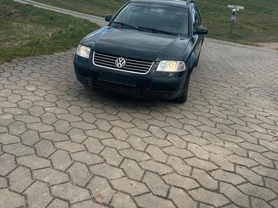 Gebraucht VW Passat 131 PS (96 kW) 2003 Schwarz Kombi