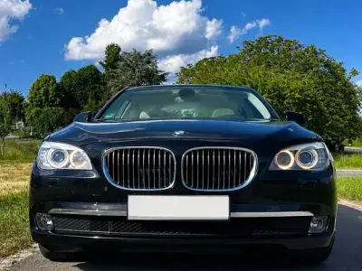 Gebraucht BMW 730 Sport Line 245 PS (180 kW) 2010 Schwarz Limousine