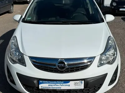 Gebraucht Opel Corsa 101 PS (74 kW) 2012 Weiß Kleinwagen