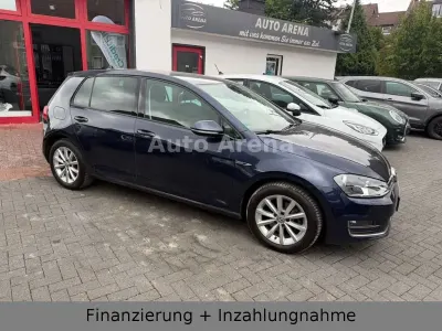 Gebraucht VW Golf VII LOUNGE 125 PS (91 kW) 2015 Blau Limousine