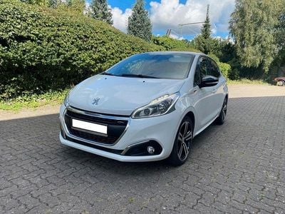 Gebraucht Peugeot 208 Allure GT-Line 110 PS (80 kW) 2016 Weiß Kleinwagen