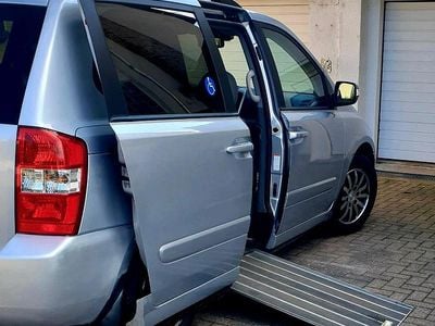 Gebraucht Kia Carnival 192 PS (141 kW) 2012 Silber Van / Kleinbus