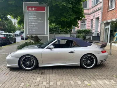 Gebraucht Porsche 911 Carrera 4 Cabriolet 320 PS (235 kW) 2002 Arktissilbermetallic Cabrio
