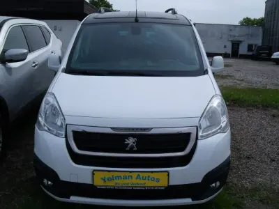 Gebraucht Peugeot Partner Tepee Allure 110 PS (80 kW) 2018 Weiß Van / Kleinbus