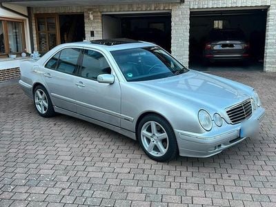 Gebraucht Mercedes E320 Avantgarde 224 PS (164 kW) 2001 Silber Limousine