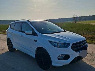 Gebraucht Ford Kuga ST-Line 175 PS (128 kW) 2019 Weiß SUV