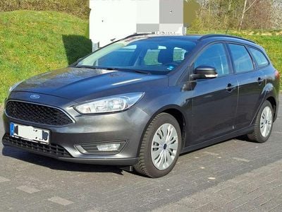 Gebraucht Ford Focus Business Edition 125 PS (91 kW) 2018 Grau Kombi