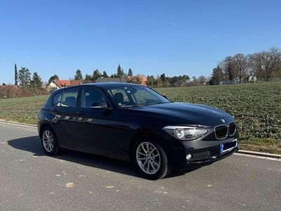 Gebraucht BMW 114 102 PS (75 kW) 2014 Schwarz Kleinwagen