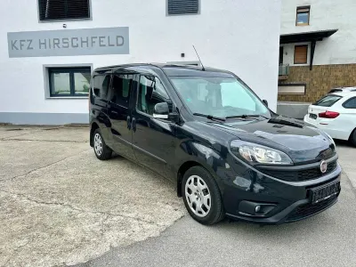 Gebraucht Fiat Doblò 105 PS (77 kW) 2020 Schwarz Van / Kleinbus