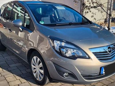 Beige Gebraucht 2010 Opel Meriva Innovation Van / Kleinbus | 4.200 € (Fairer Preis)