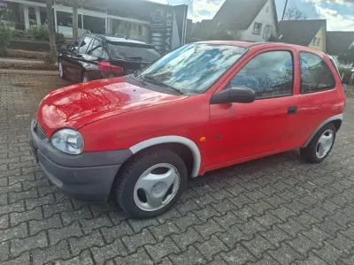 Używany Opel Corsa Eco 54 KM (39 kW) 1998 Czerwony Hatchback