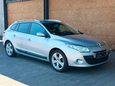 Gebraucht Renault Mégane GrandTour 106 PS (77 kW) 2012 Silber Kombi