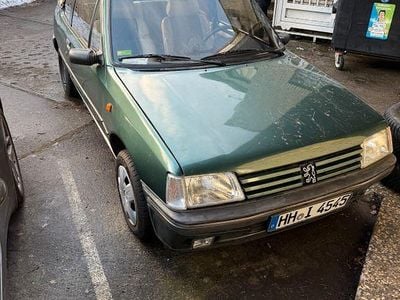 Grün Gebraucht 1994 Peugeot 205 Roland Garros Cabrio | 4.999 €