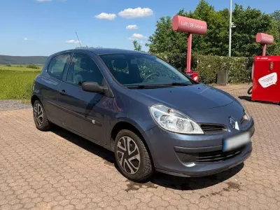 Gebraucht Renault Clio II Authentique 75 PS (55 kW) 2006 Grau Limousine