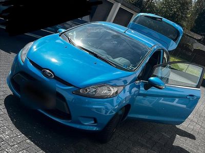 Gebraucht Ford Fiesta 97 PS (71 kW) 2011 Blau Kleinwagen