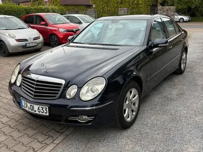 Używany Mercedes E280 Avantgarde 190 KM (139 kW) 2008 Niebieski Sedan/Limuzyna