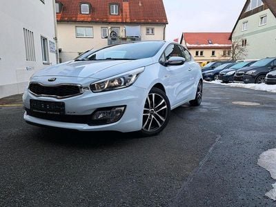 Weiß Gebraucht 2014 Kia Ceed Kleinwagen | 6.799 € (Guter Preis)