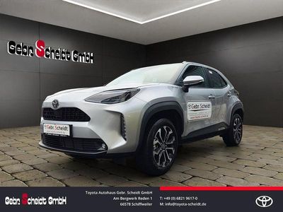 Neu Toyota Yaris Hybrid 131 PS (96 kW) 2025 Silber Limousine