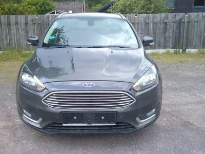Gebraucht Ford Focus Titanium 150 PS (110 kW) 2017 Grau Kombi