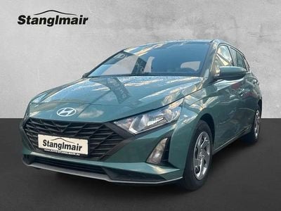 Neu Hyundai i20 Select 78 PS (57 kW) 2025 Mangrove green Kleinwagen