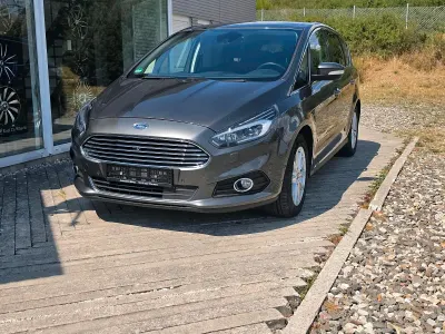 Gebraucht Ford S-MAX Titanium 180 PS (132 kW) 2016 Grau Van / Kleinbus