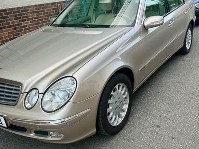 Usata Mercedes E320 Elegance 224 CV (164 kW) 2002 Giallo Berlina
