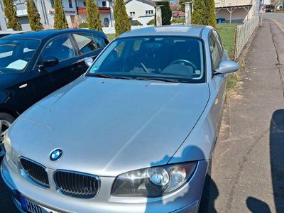 Gebraucht BMW 116 122 PS (89 kW) 2009 Grau Kleinwagen