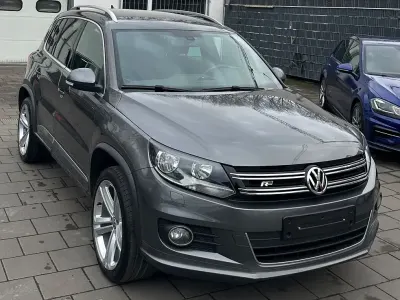 Gebraucht VW Tiguan LOUNGE 150 PS (110 kW) 2015 Grau SUV