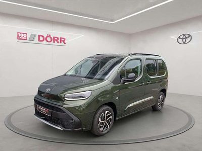 Neu Toyota Proace Verso City 131 PS (96 kW) 2025 Backpacker khaki Kombi