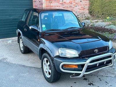 Second-hand Toyota RAV4 128 CP (94 kW) 1996 Negru SUV