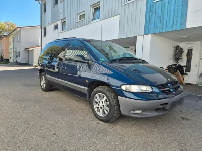 Gebraucht Chrysler Voyager 158 PS (116 kW) 2000 Blau Van / Kleinbus