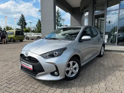 Gebraucht Toyota Yaris Comfort 125 PS (91 kW) 2023 Silber metallic Kleinwagen