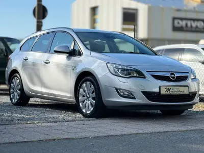 Gebraucht Opel Astra 140 PS (102 kW) 2012 Silber Kombi