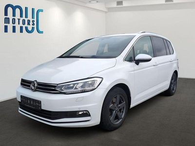 Gebraucht VW Touran Highline 150 PS (110 kW) 2017 Pure white Van / Kleinbus