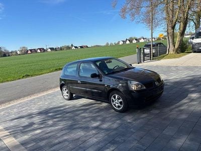 Second-hand Renault Clio II Extreme 58 CP (42 kW) 2006 Negru Berlinǎ