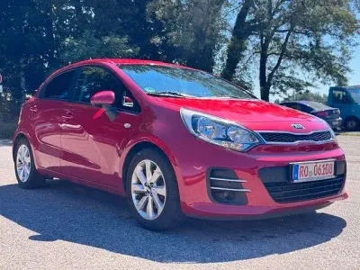Gebraucht Kia Rio DREAM-TEAM Edition 84 PS (61 kW) 2015 Rot Kleinwagen