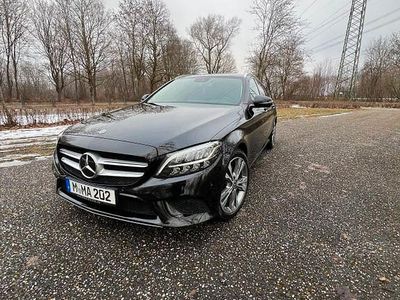 Schwarz Gebraucht 2018 Mercedes C180 Limousine | 18.000 € (Etwas zu teuer)